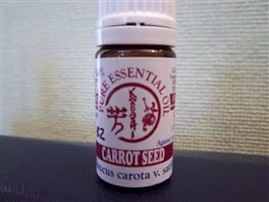 carrot essential oil